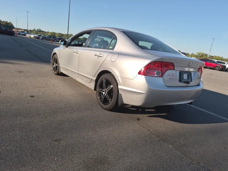 Honda Civic photo 4