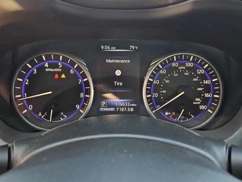 Infiniti Q50 photo 8
