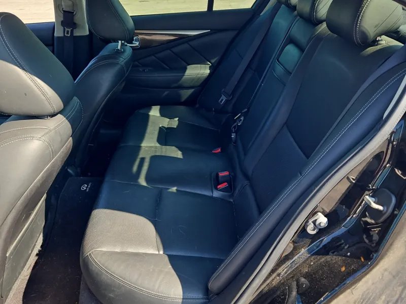 Infiniti Q50 photo 9