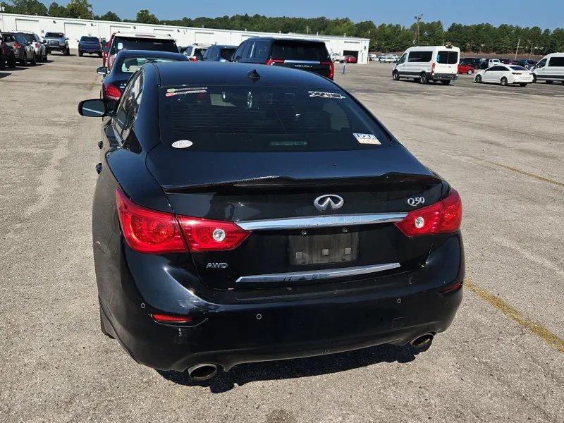 Infiniti Q50 photo 2