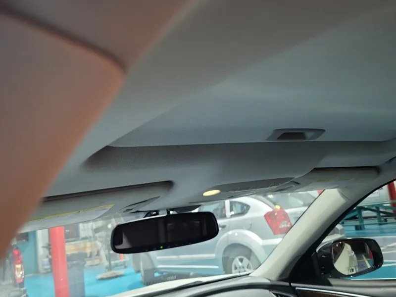 Infiniti Q50 photo 12