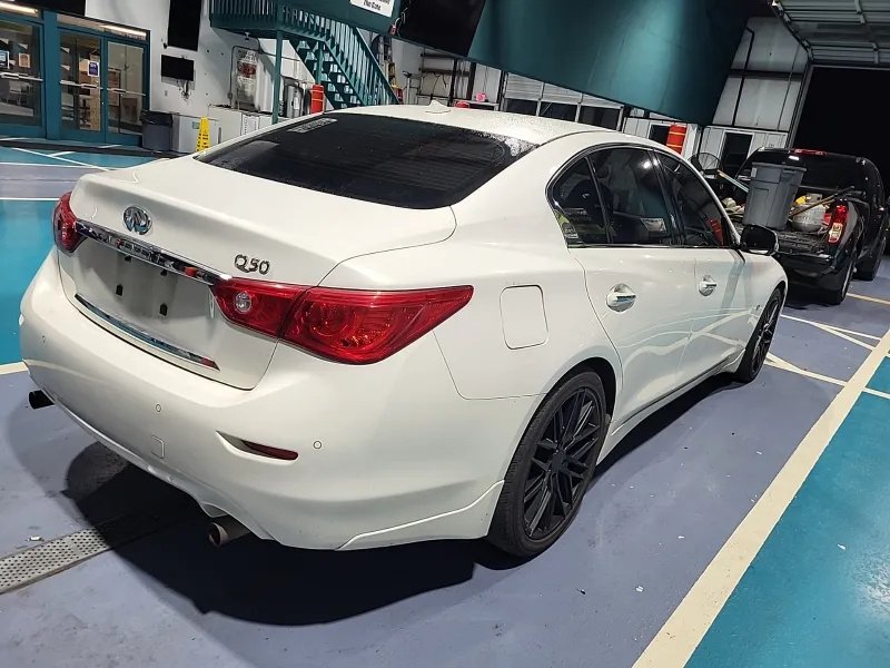 Infiniti Q50 photo 6