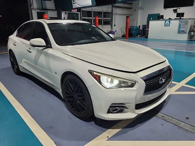 Infiniti Q50 photo 3