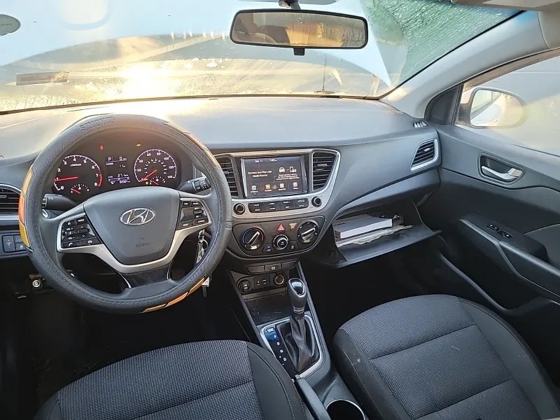 Hyundai Accent photo 9