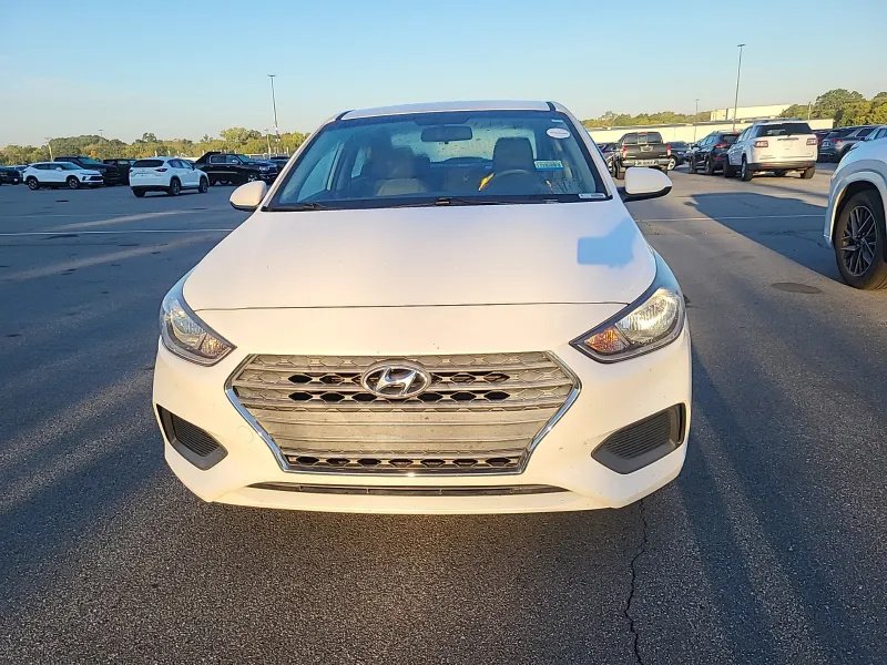 Hyundai Accent photo 2
