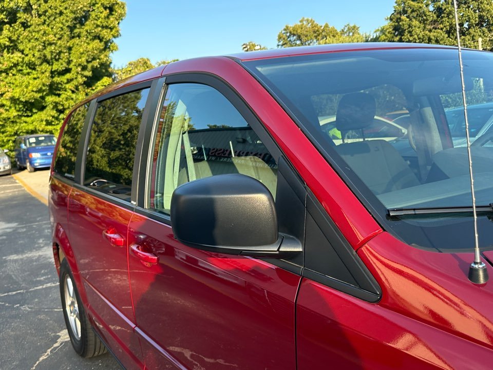 Dodge Grand Caravan photo 6