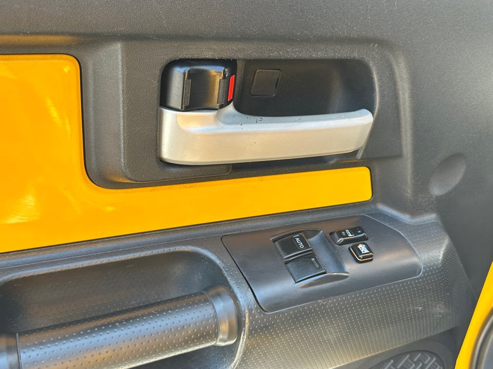 Toyota FJ Cruiser photo 11