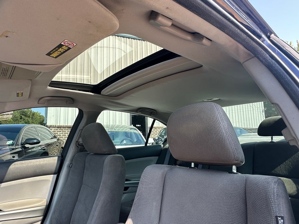 Honda Accord photo 18