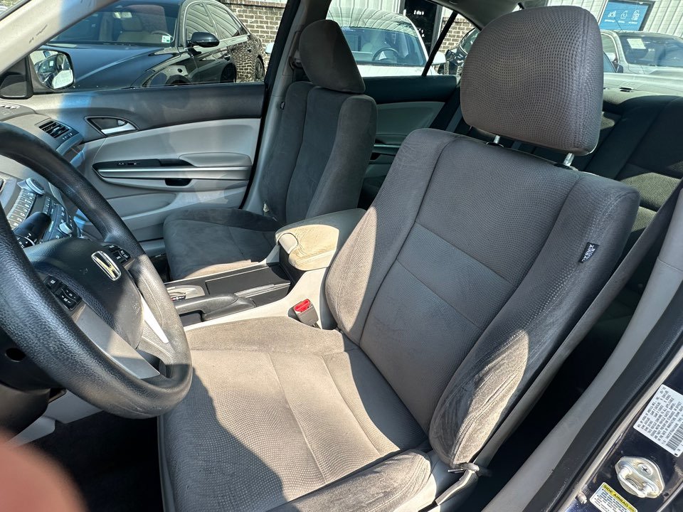 Honda Accord photo 13