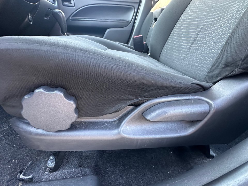 Mitsubishi Mirage G4 photo 14
