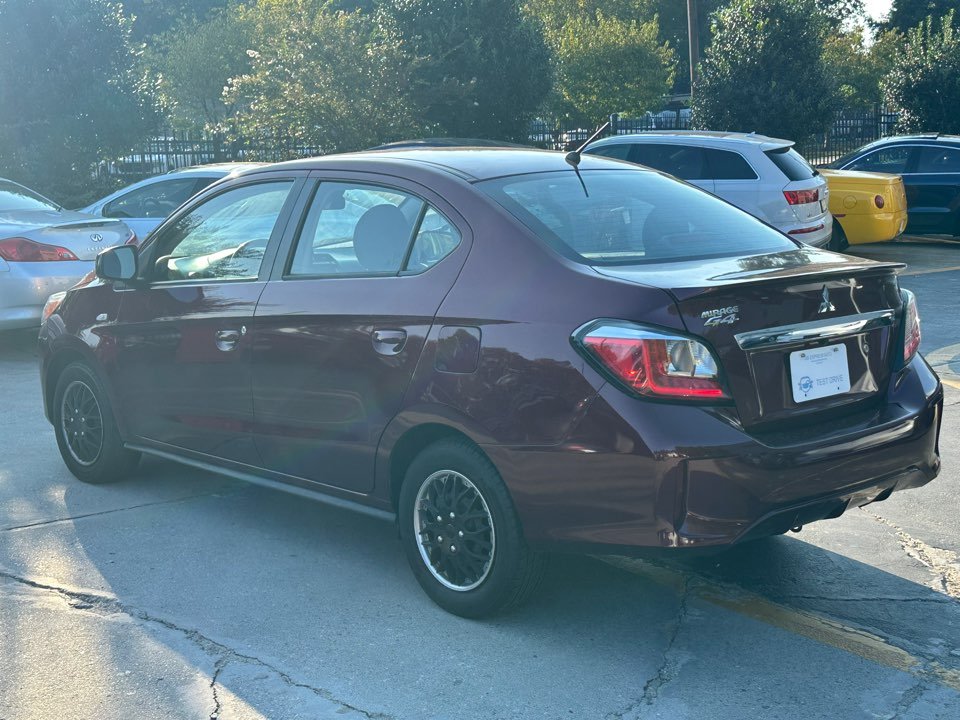 Mitsubishi Mirage G4 photo 9