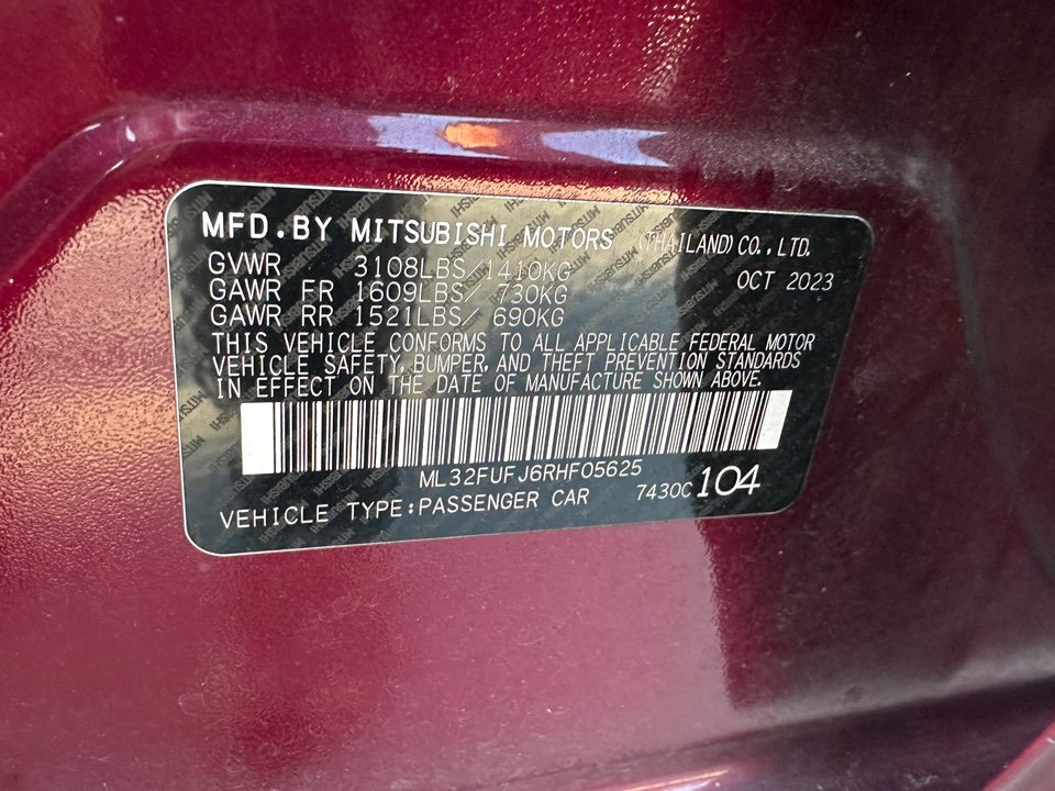 Mitsubishi Mirage G4 photo 11