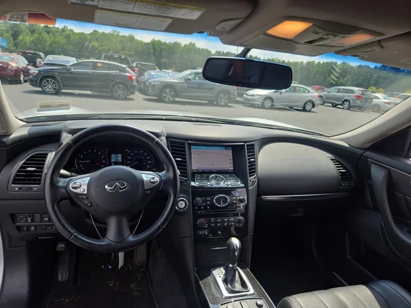 Infiniti FX37 photo 10