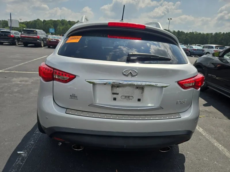 Infiniti FX37 photo 5