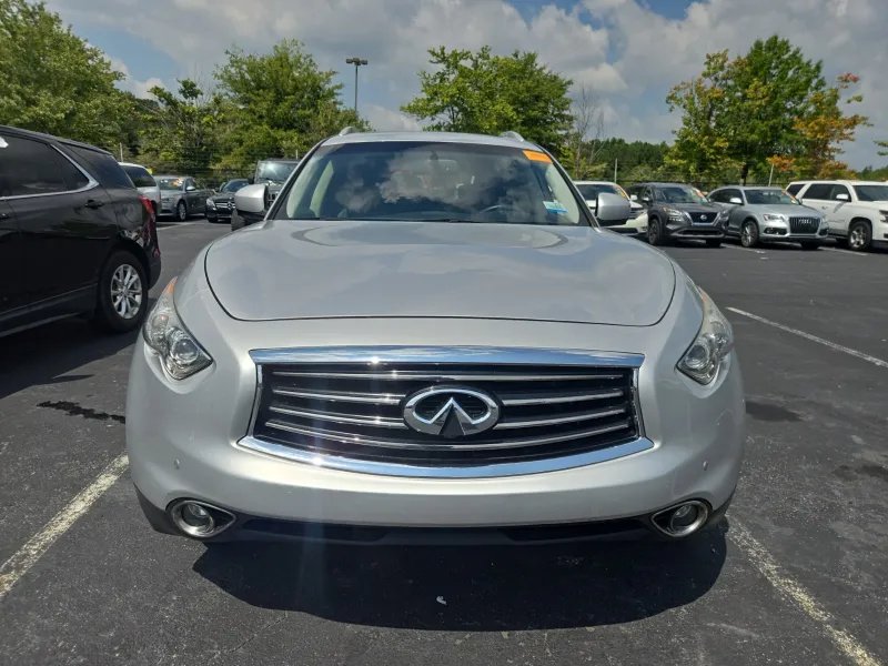 Infiniti FX37 photo 2