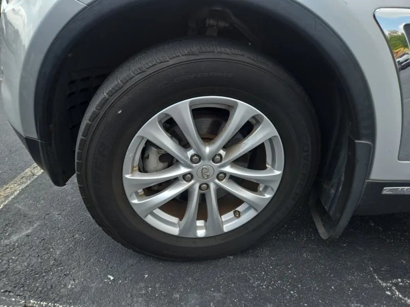 Infiniti FX37 photo 8