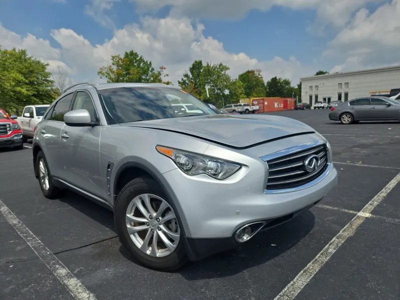 Infiniti FX37 photo 3