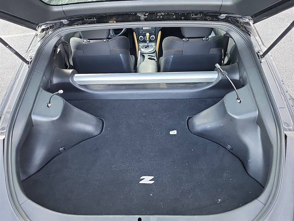 Nissan 370Z photo 14
