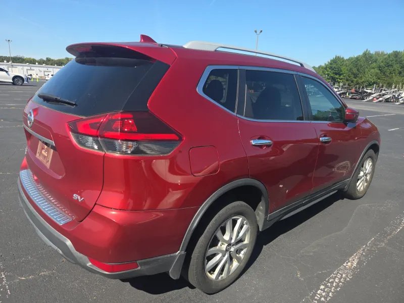Nissan Rogue photo 4