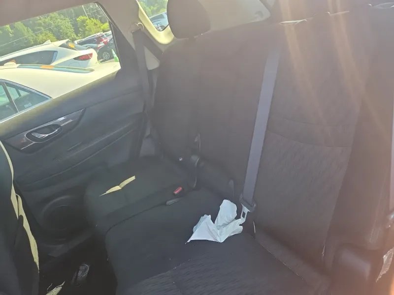 Nissan Rogue photo 10
