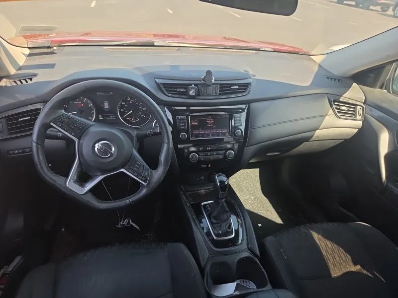 Nissan Rogue photo 8
