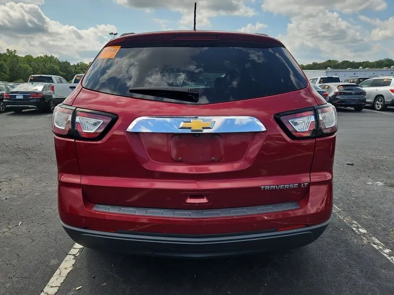 Chevrolet Traverse photo 5