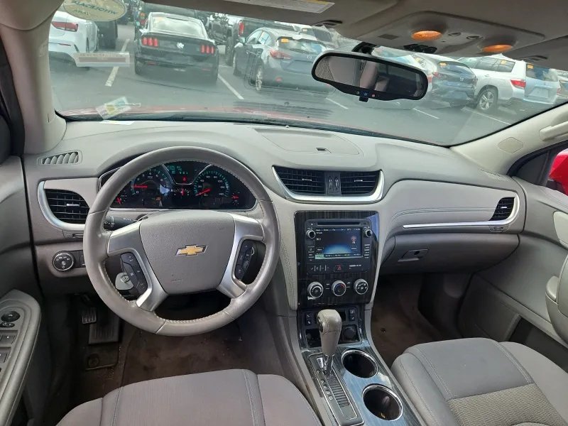 Chevrolet Traverse photo 9