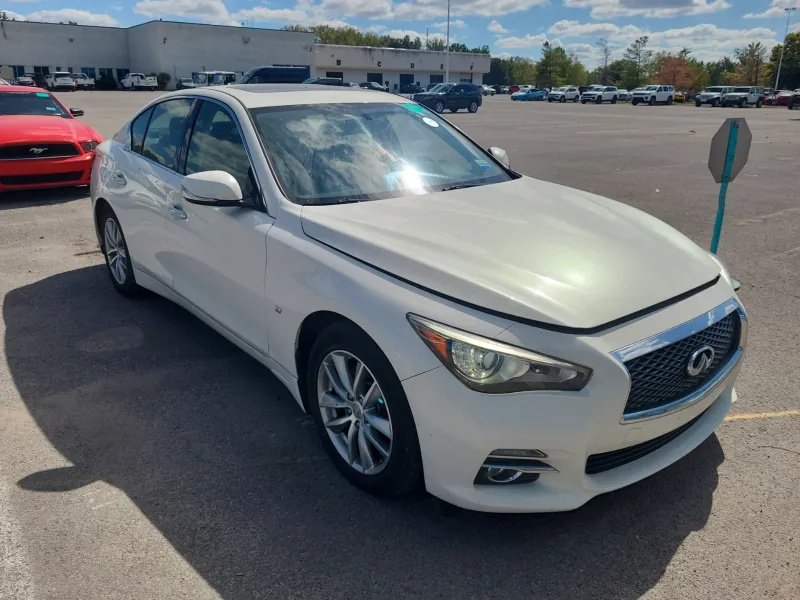 Infiniti Q50 photo 3