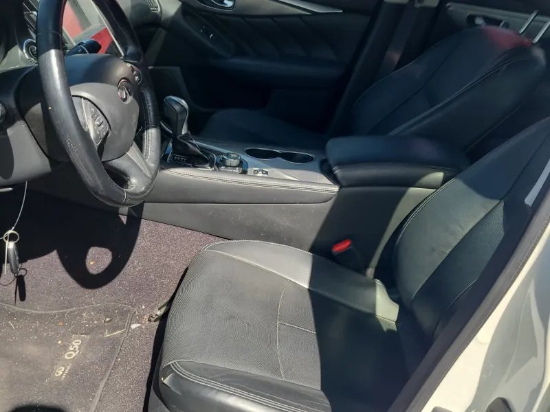 Infiniti Q50 photo 9