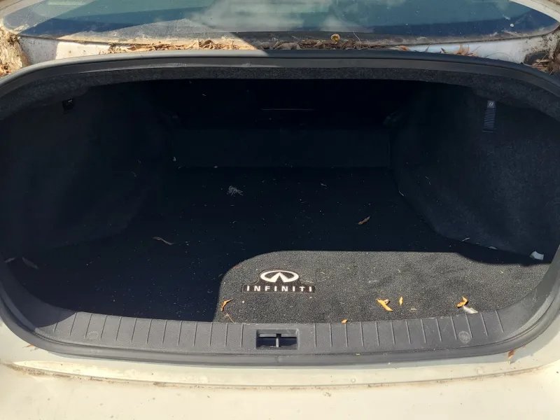 Infiniti Q50 photo 14