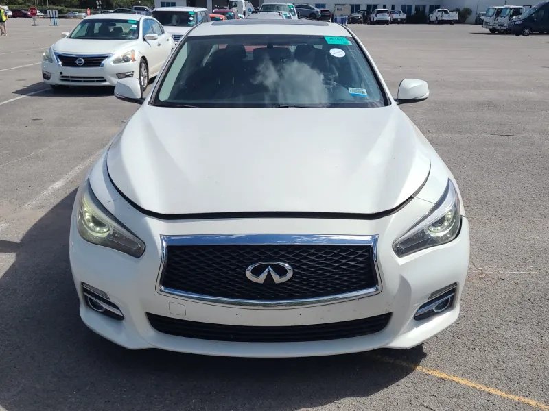 Infiniti Q50 photo 2