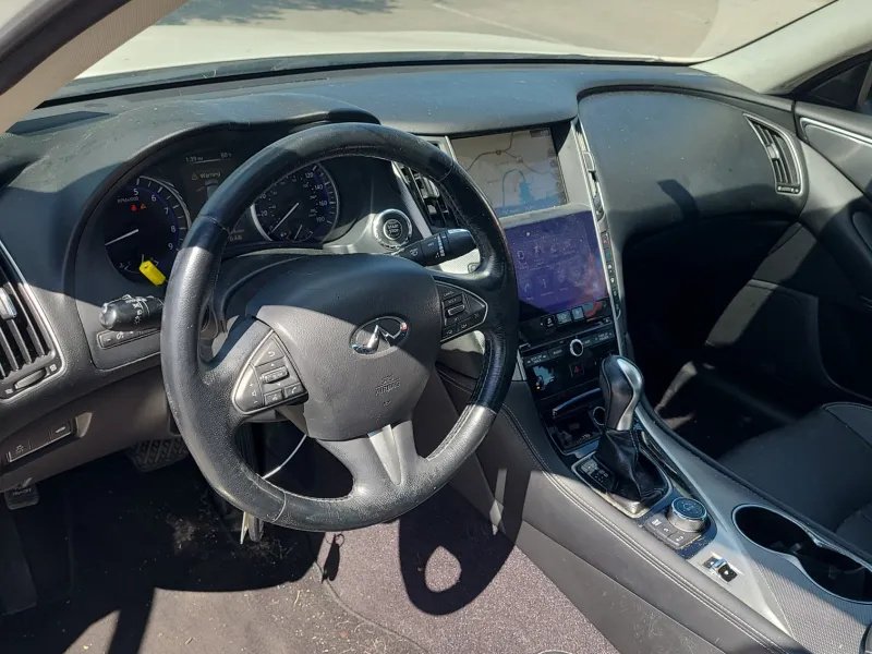 Infiniti Q50 photo 8