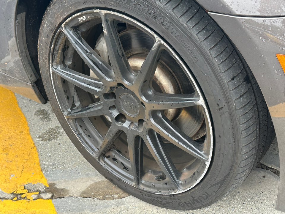 BMW 5 Series photo 5