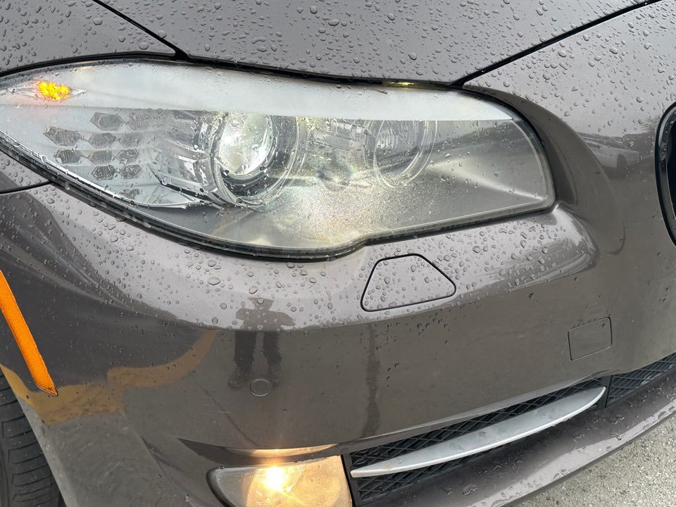 BMW 5 Series photo 4