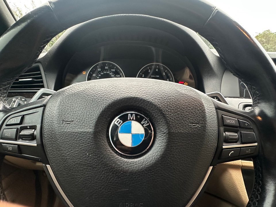 BMW 5 Series photo 14