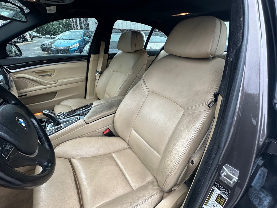 BMW 5 Series photo 13