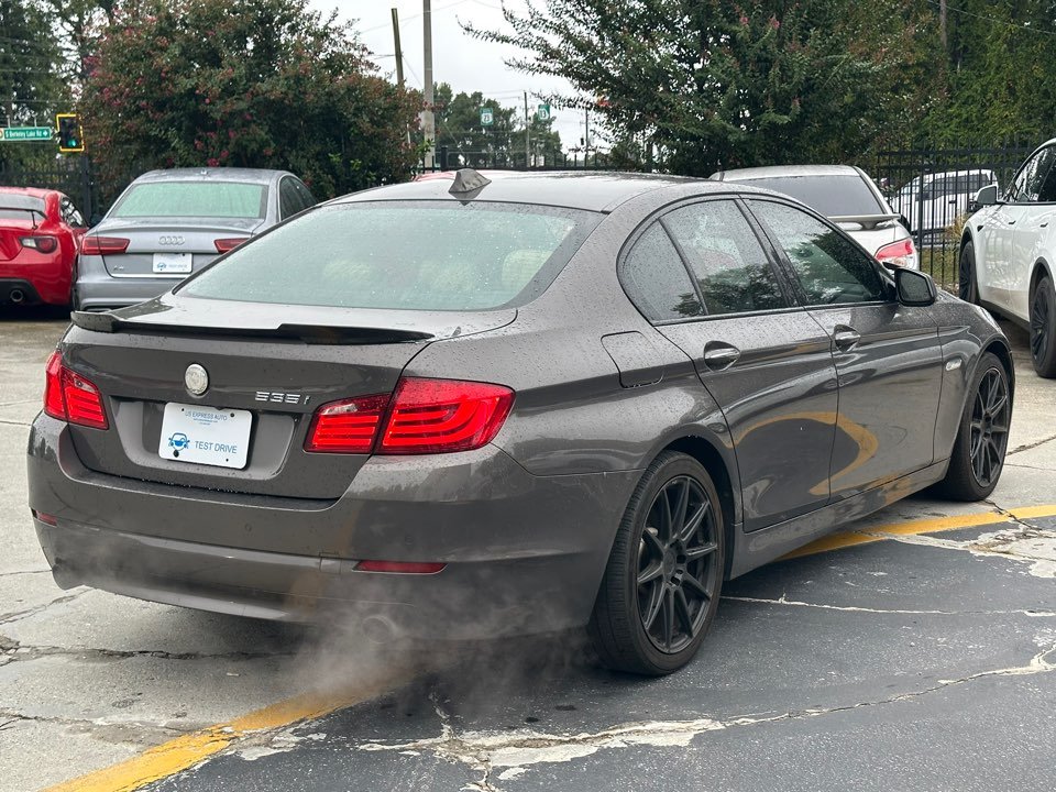 BMW 5 Series photo 7