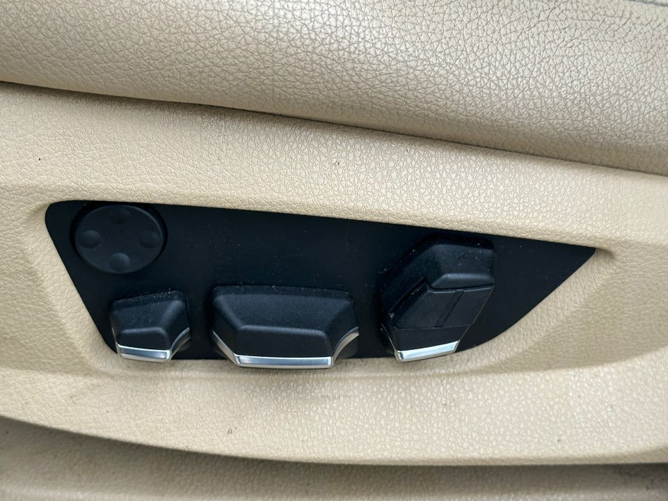 BMW 5 Series photo 12
