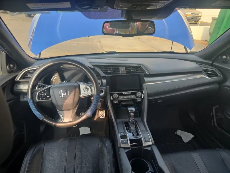 Honda Civic photo 8