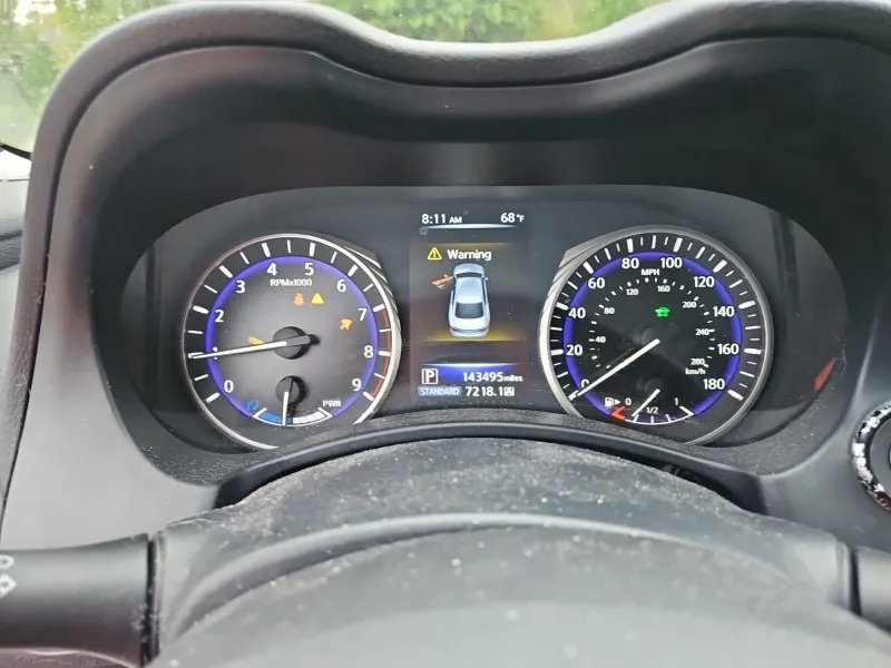 Infiniti Q50 photo 9