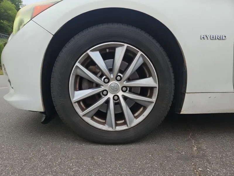 Infiniti Q50 photo 7