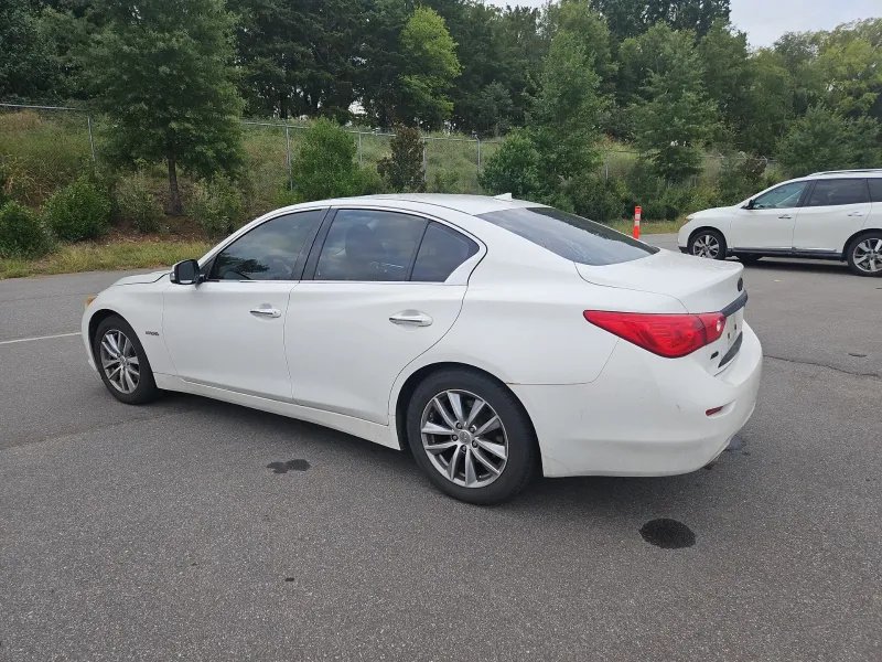 Infiniti Q50 photo 4