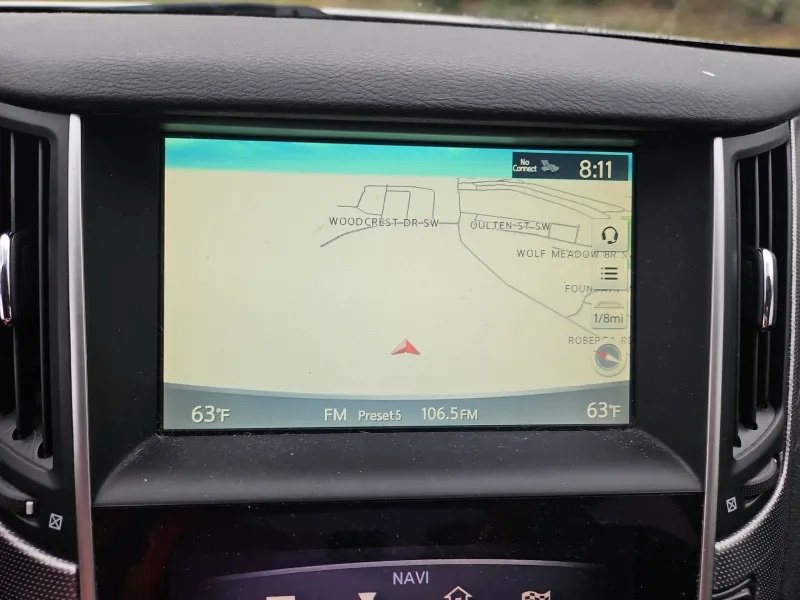 Infiniti Q50 photo 10