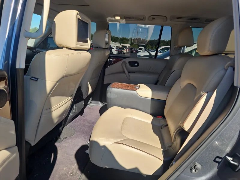 Nissan Armada photo 13