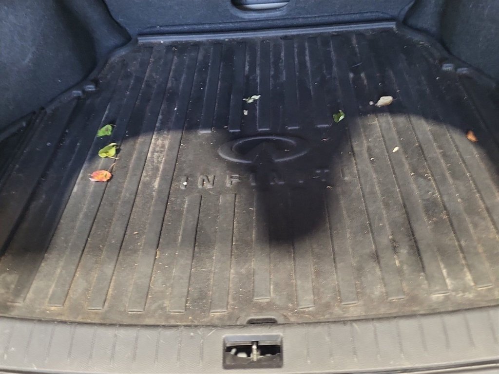 Infiniti Q50 photo 13