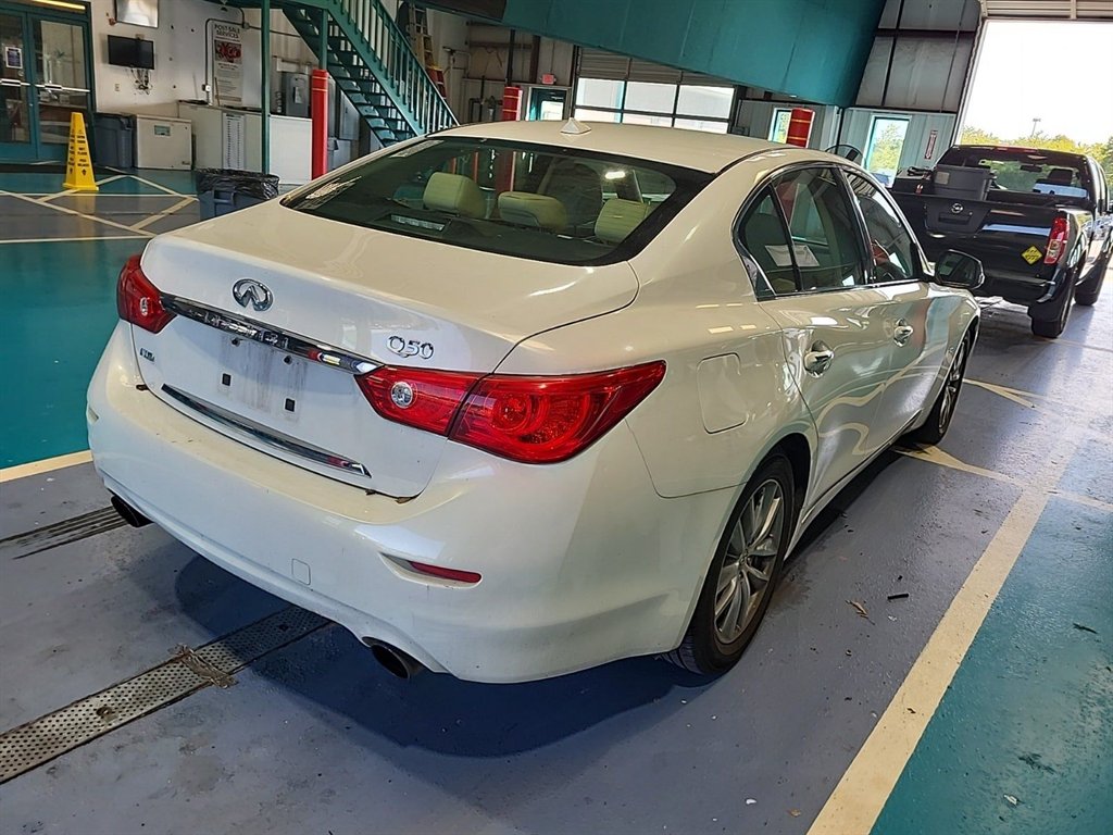 Infiniti Q50 photo 6