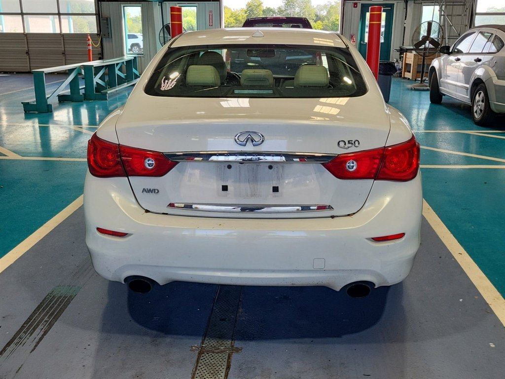 Infiniti Q50 photo 5