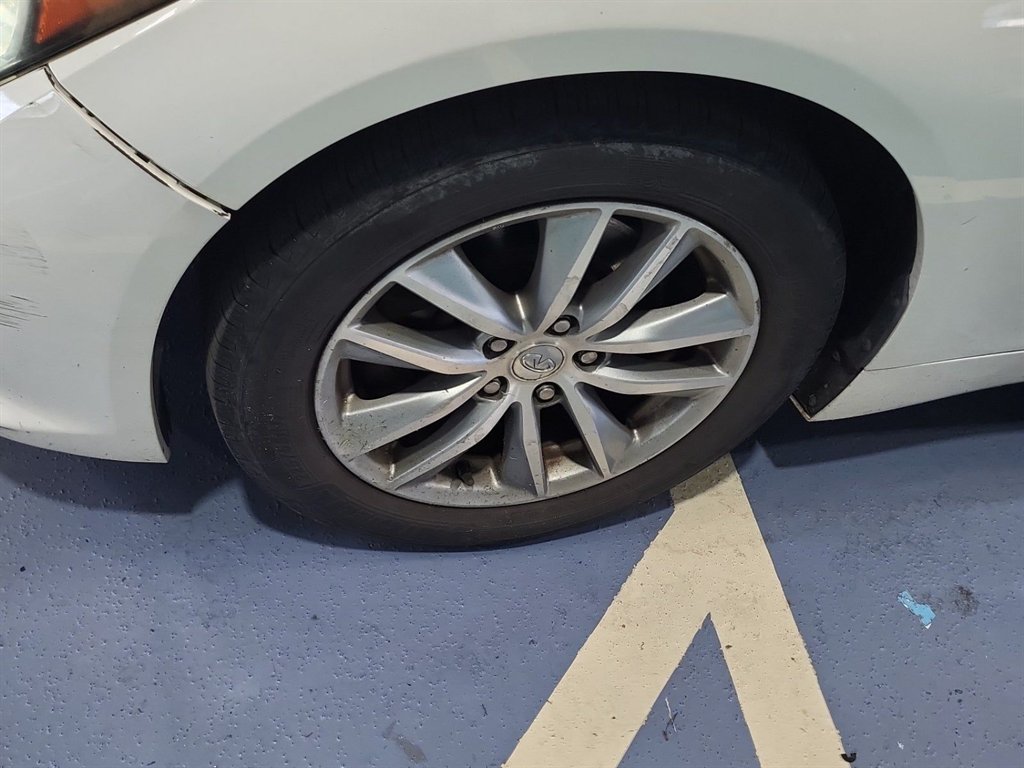 Infiniti Q50 photo 12
