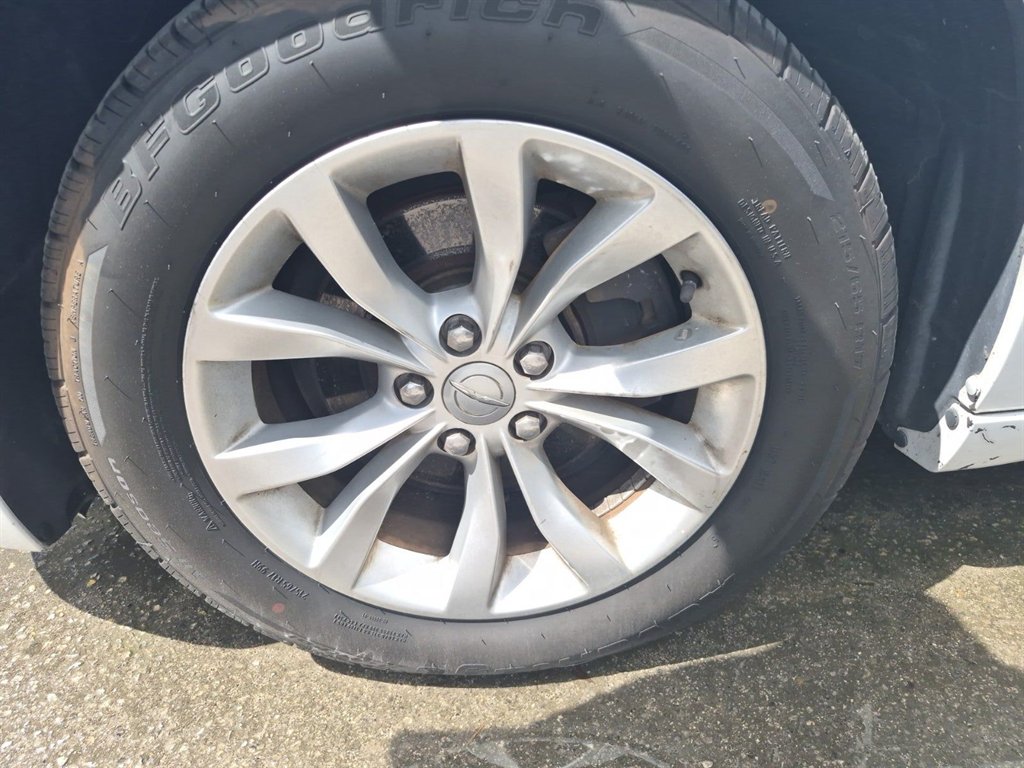 Chrysler 300 photo 8