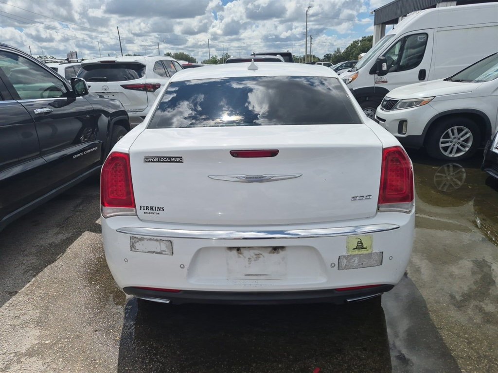 Chrysler 300 photo 5